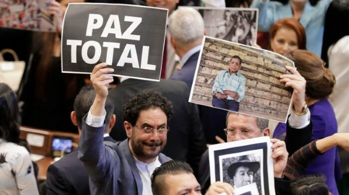 Paz total: El dilema de Calarcá y Érika Castro