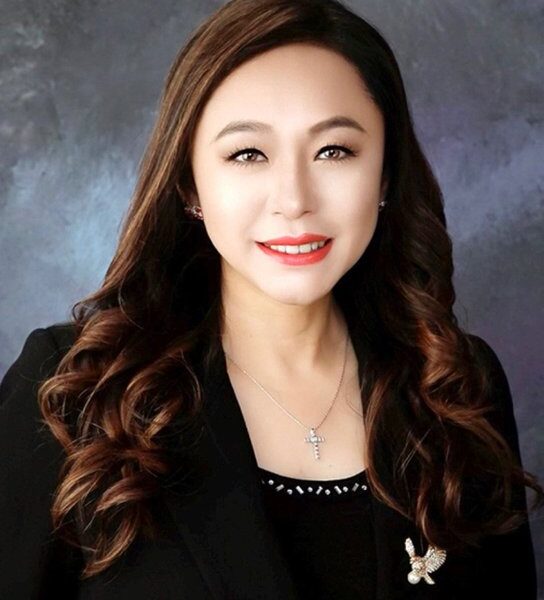Eileen Wang: La Impactante Renuncia de la Exalcaldesa de Arcadia