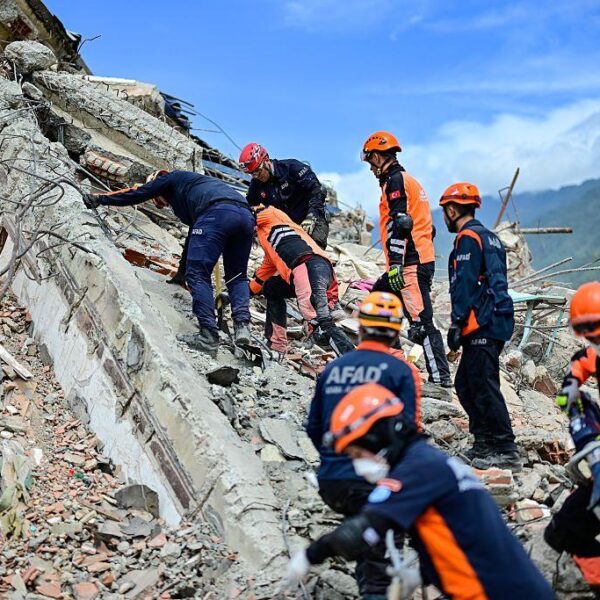 Equipos de rescate en Venezuela: Esperanza en medio de la tragedia