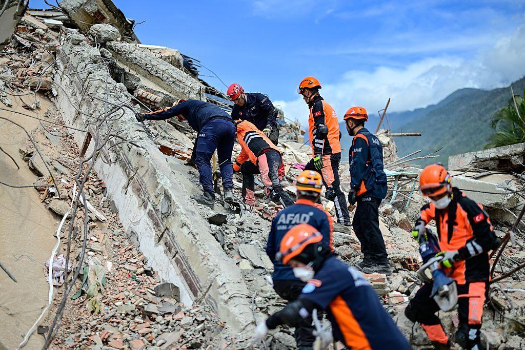 Equipos de rescate en Venezuela: Esperanza en medio de la tragedia