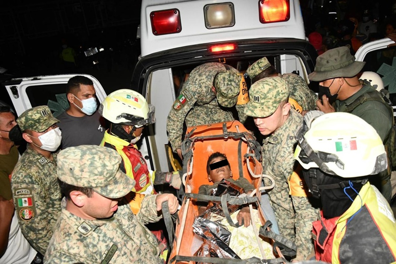 Rescate de un niño en Venezuela: Un héroe entre escombros inesperados
