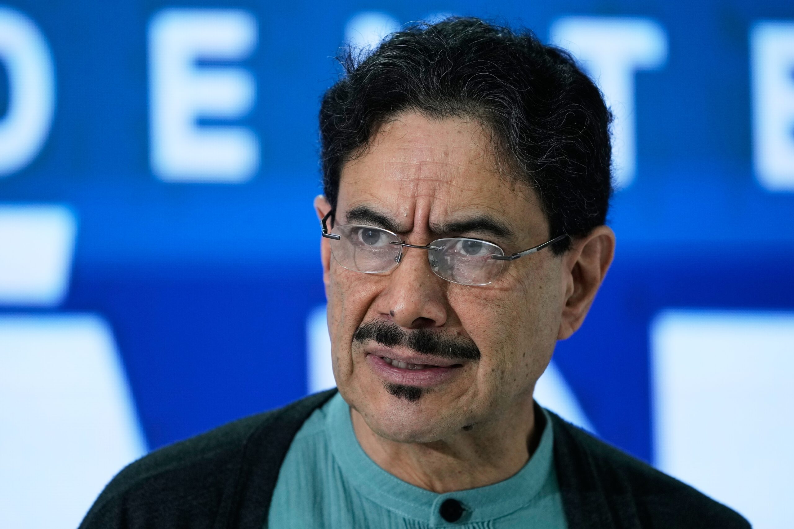 Iván Cepeda Acepta la Derrota en Elecciones Colombianas: Lo Que Esto Significa
