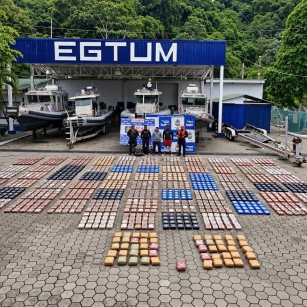 Armada Nacional de Colombia: Gran incautación de drogas en el Pacífico